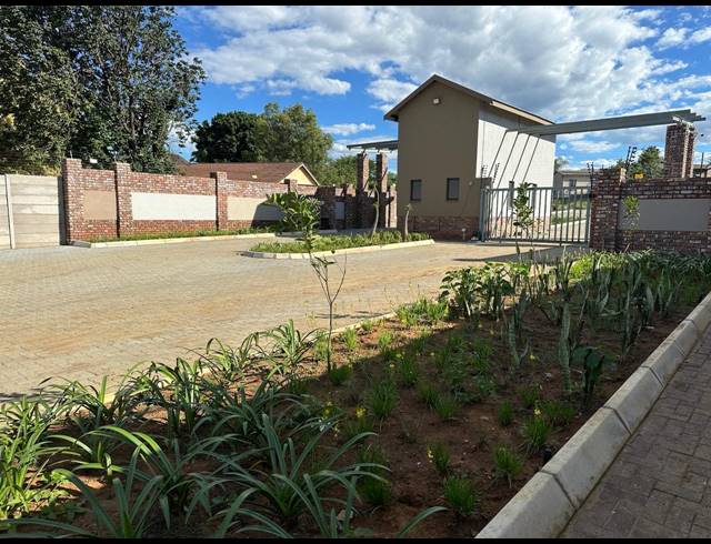 3 BEDROOM SECTIONAL TITLE FOR SALE IN WATERVAL EAST